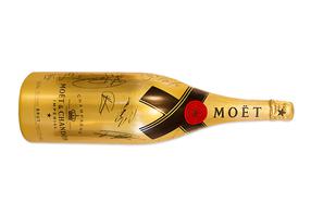 Doppelmagnumflasche Moët & Chandon von den BMW Open in München