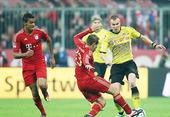  Trikots vom BVB & FCB 