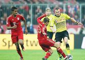  Trikots vom BVB & FCB 