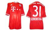 Das neue Bayern-Trikot mit Spieler-Autogrammen