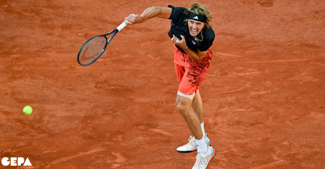 Alexander Zverev Signs a HEAD Tennis Racket