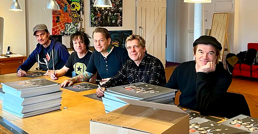  Die Toten Hosen stiften ihre limitierte 4LP-Box „Alles aus Liebe“ Bildidee 
