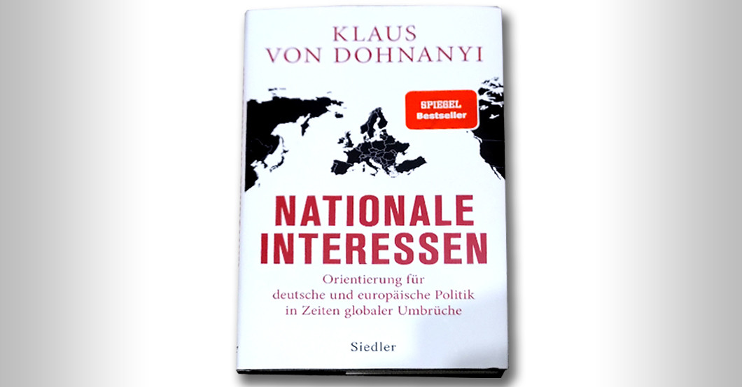 Klaus von Dohnanyi Der SPDPolitiker signiert sein Buch