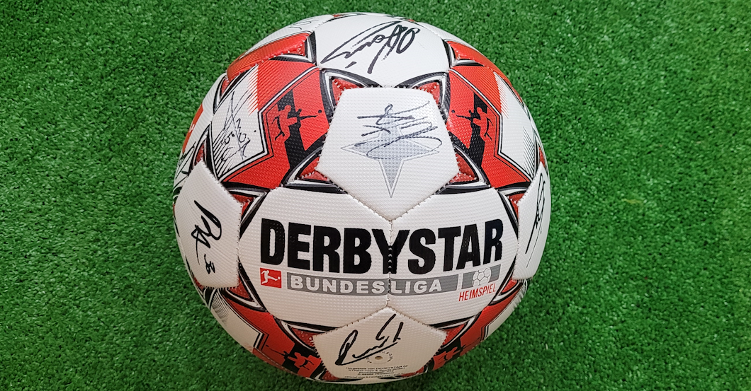 WOLFGANG TRAPP AUTOGRAMMKARTE Eintracht Frankfurt Original Signiert+A