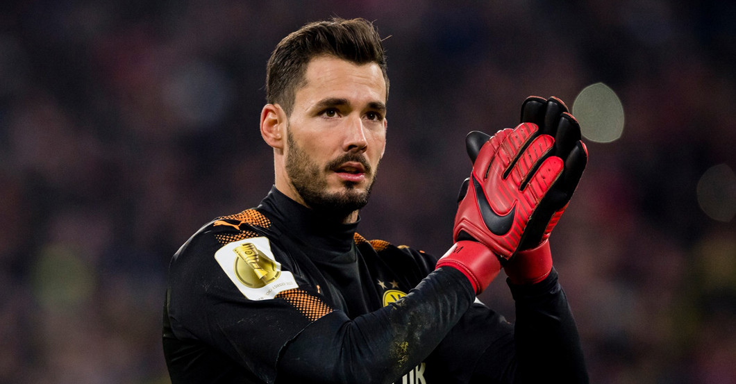 Roman burki gloves Clearance