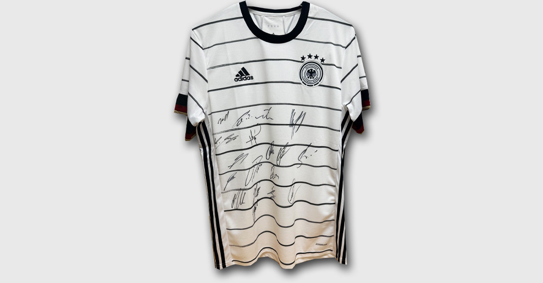 Karl Heinz Förster DFB Autogrammkarte 1982 Original Signiert Karl Heinz Förster DFB Autogrammkarte 1982 Original Signiert