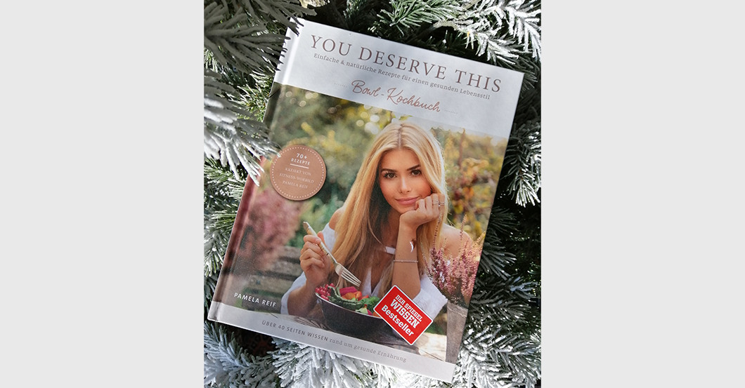 Influencerin Pamela Reif Signiert Ihr Kochbuch You Deserve This