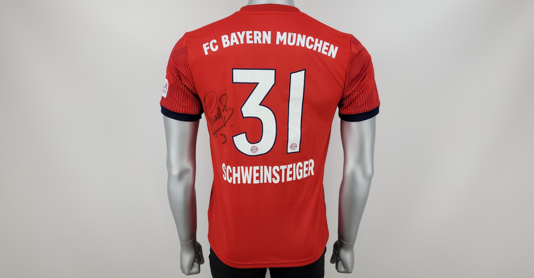 31 Bastian Schweinsteiger Bayern München  2014 2015 handsigniert 