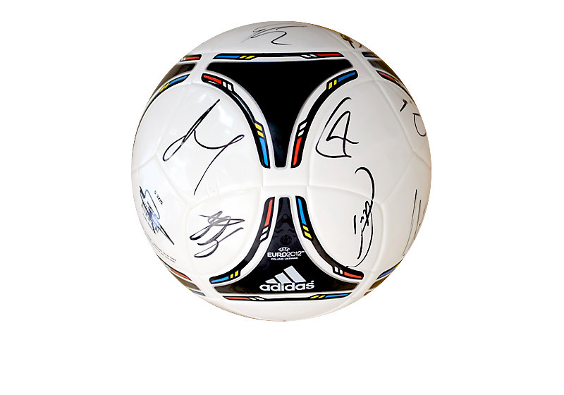 Handsignierter Ball von Jogi Löw & der Nationalmannschaft