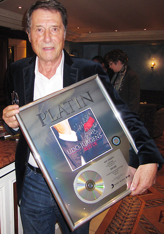 Für seine Fans: Platin-Award mit Unterschrift von Udo Jürgens